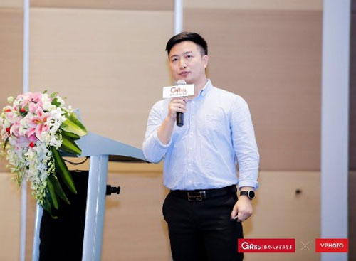 万古科技eHR系统资深顾问在介绍Π商城